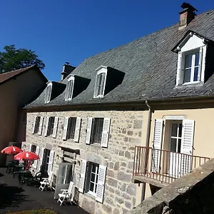https://lenclos-du-puy-mary.hotels-rhonealpes.com
